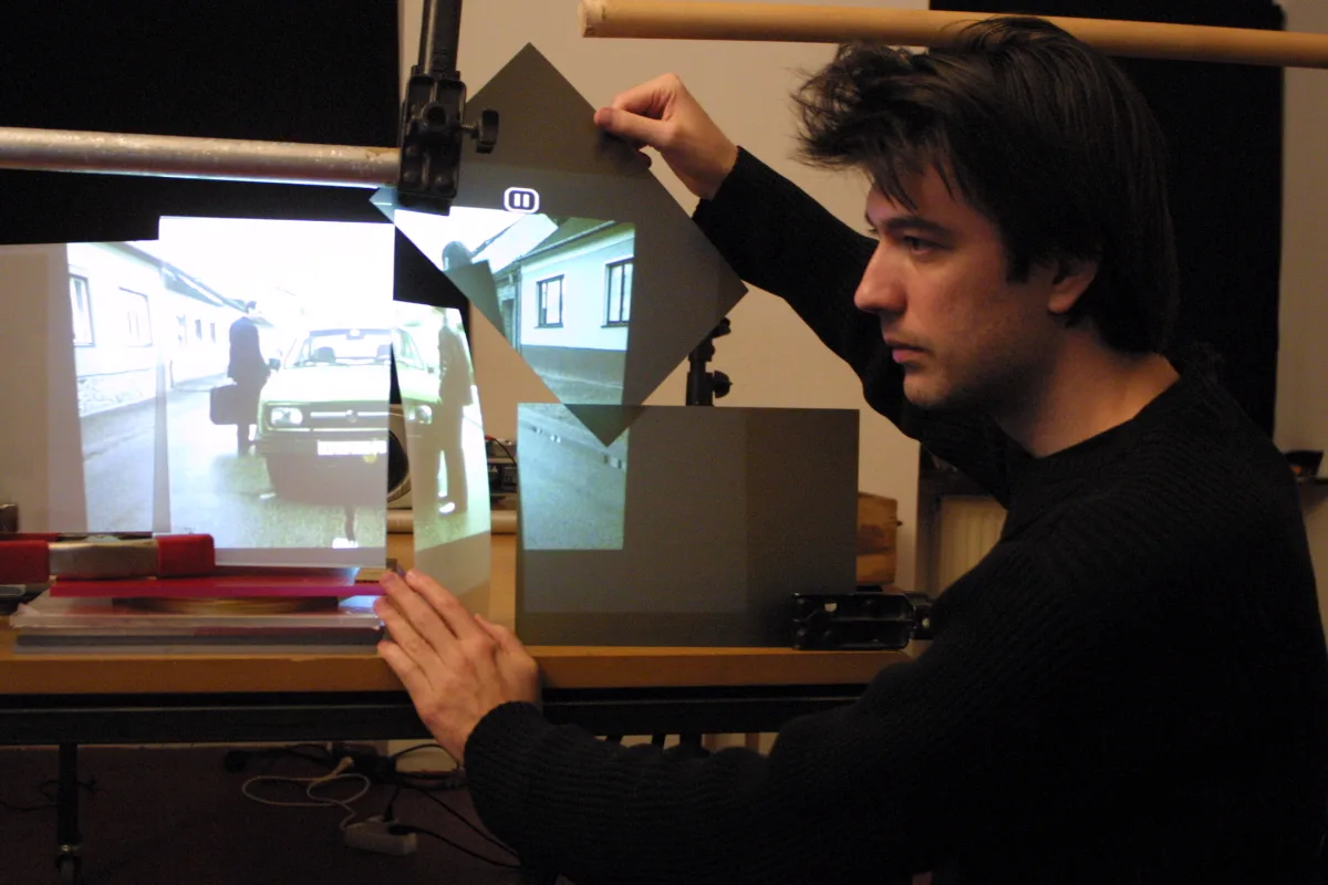 Test shooting with rear projections on different glass sheets with Martin Putz. Excerpts from “Brighter than the Moon” w