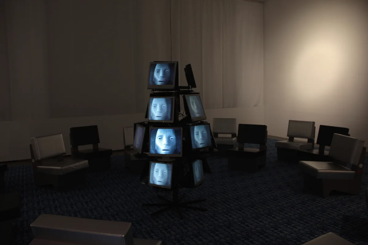 „Installation make/real“ in der Ausstellung „Roboter - Maschine und Mensch?“ im Technischen Museum Wien (14.12.2012 bis 14.07.2013).