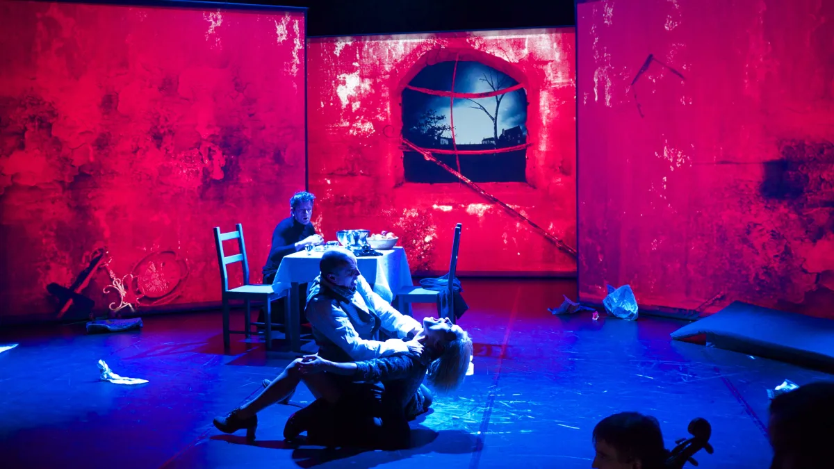 Von 11. bis 14.6.2013 Aufführungen von „Black Cat/New Angels“ bei den [Ruhrfestspielen Recklinghausen](https://www.ruhrfestspiele.de)