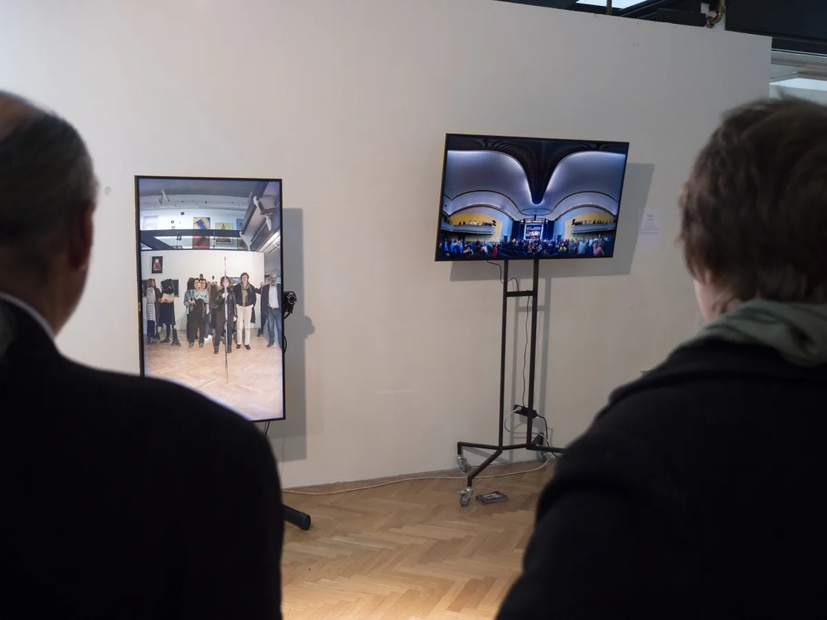 Der „tx-mirror“ von Martin Reinhart und Virgil Widrich wird bei der „The Triennial of Expanded Media, Multimedia Art, an