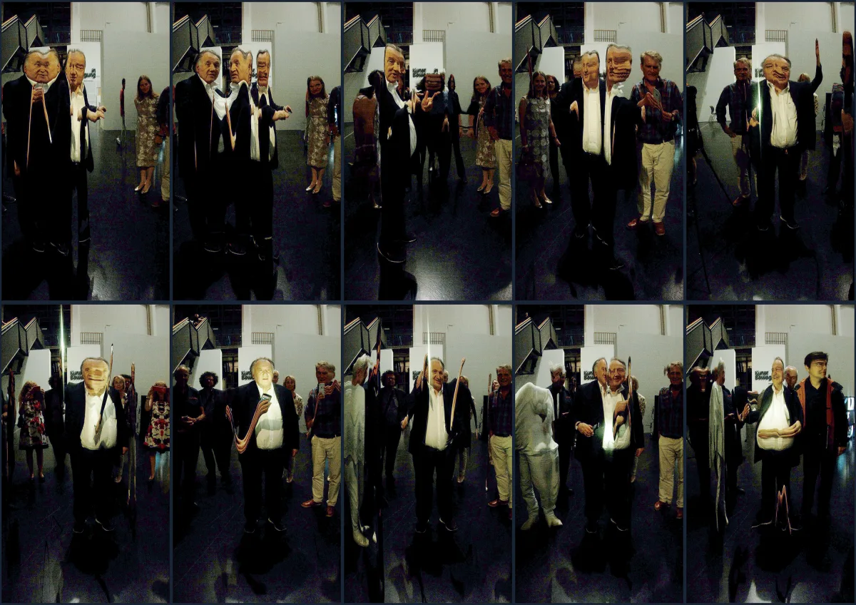 Peter Weibel im „tx-mirror“, Echtzeitinstallation von Martin Reinhart und Virgil Widrich, ZKM-Karlsruhe, 2018