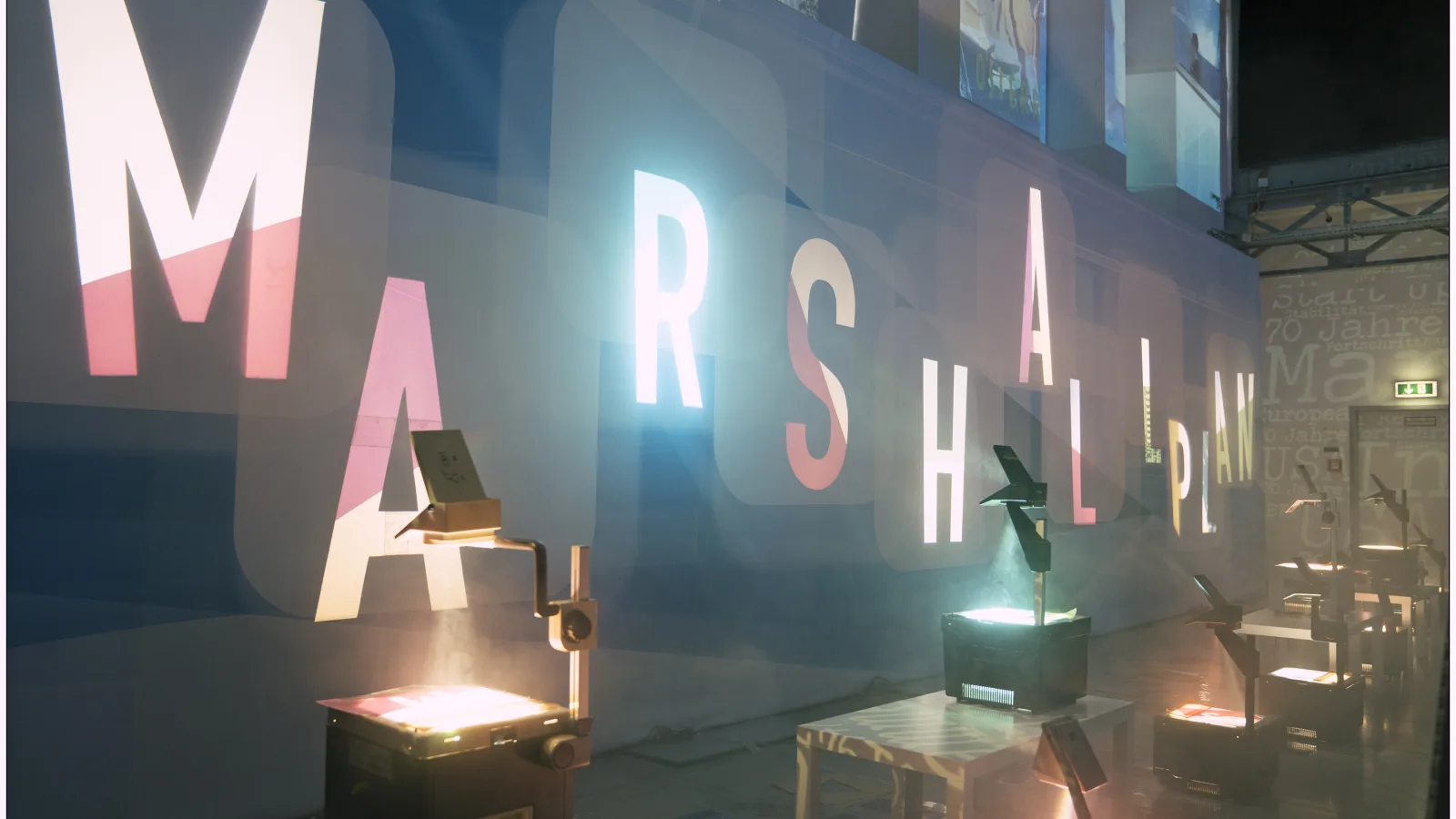 „70 Jahre Marshallplan“ am 21.6.2017: Projektionen in der Ausstellung. Foto: Lukas Beck