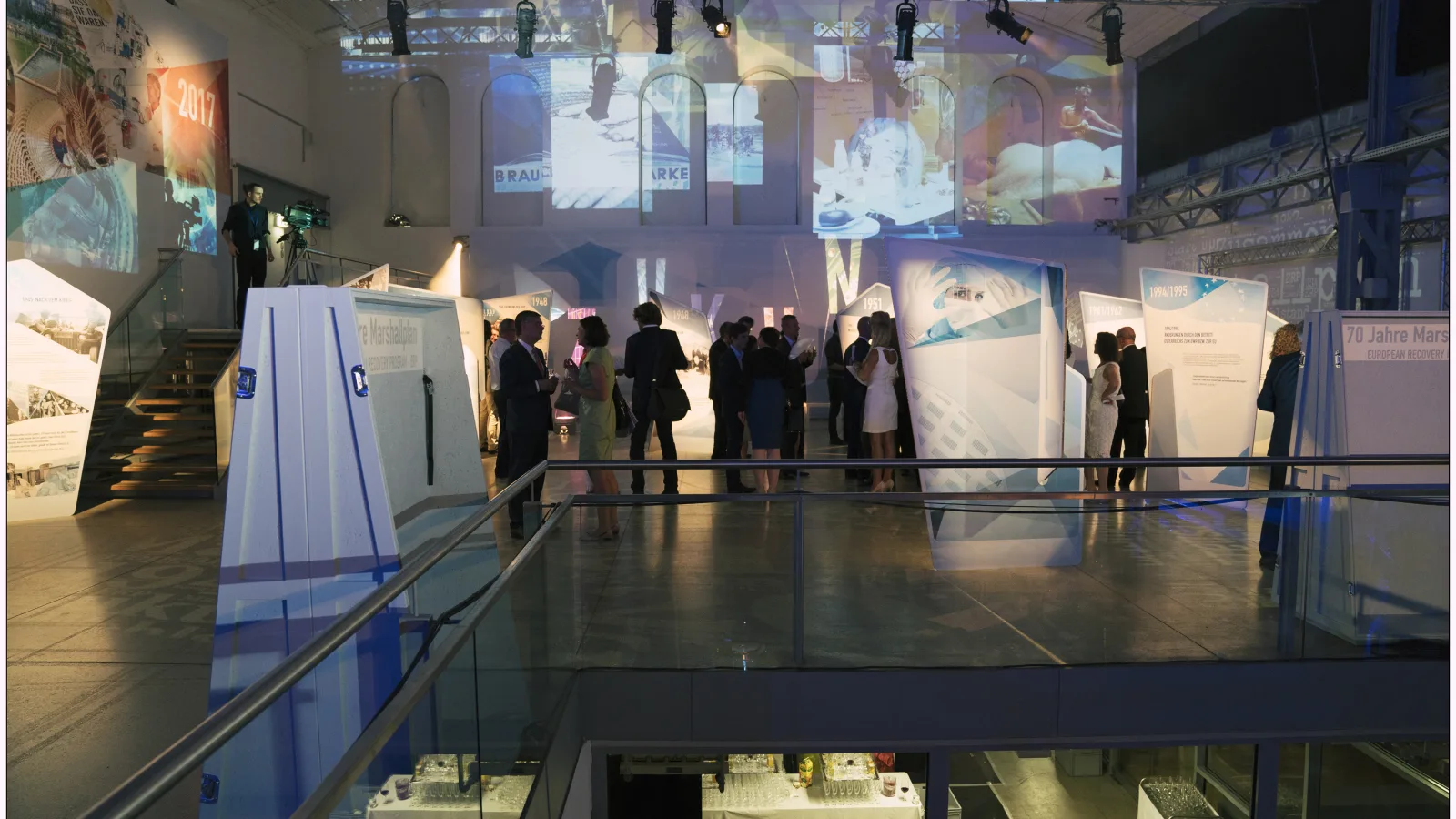 „70 Jahre Marshallplan“ am 21.6.2017: Projektionen in der Ausstellung. Foto: Lukas Beck
