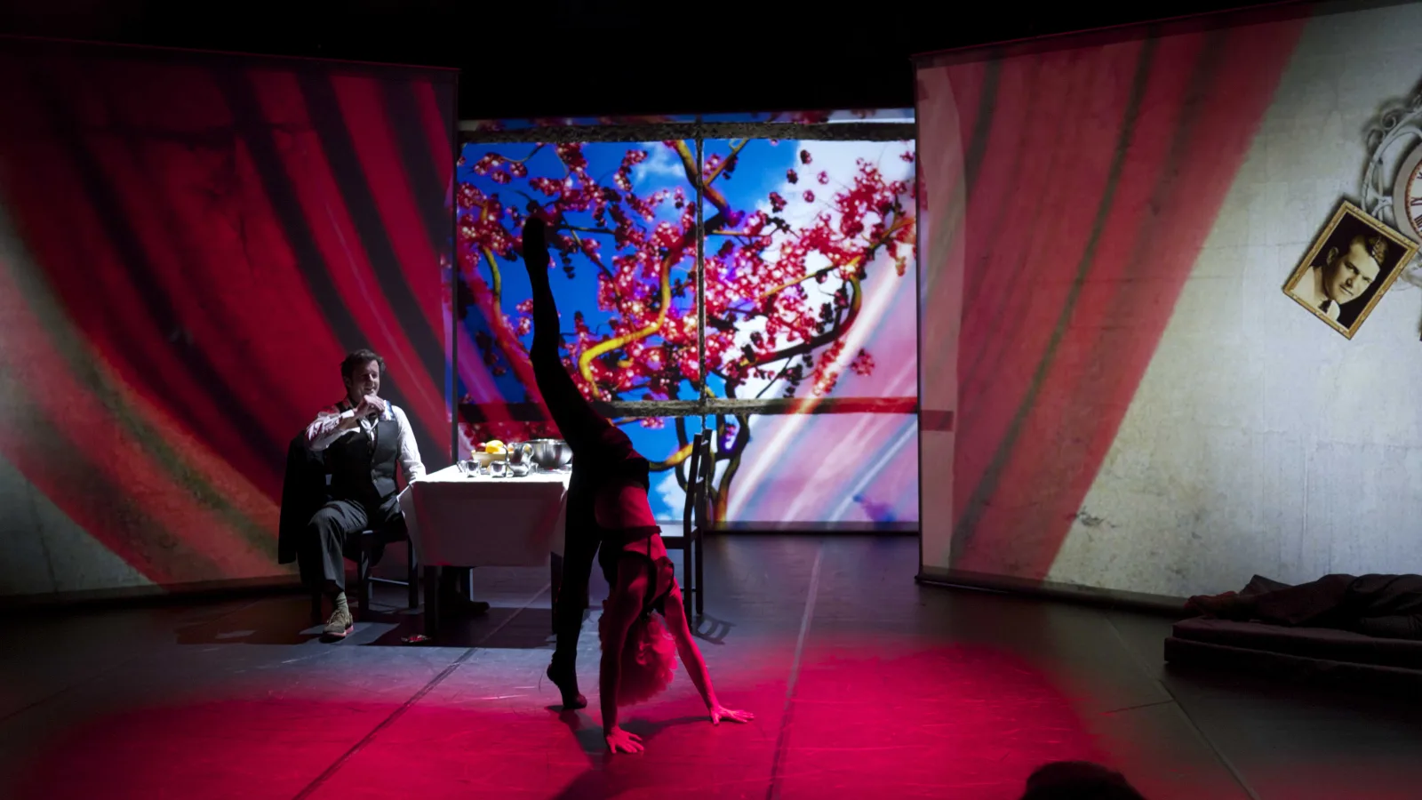 Production photo “Black Cat/New Angels”, 2012