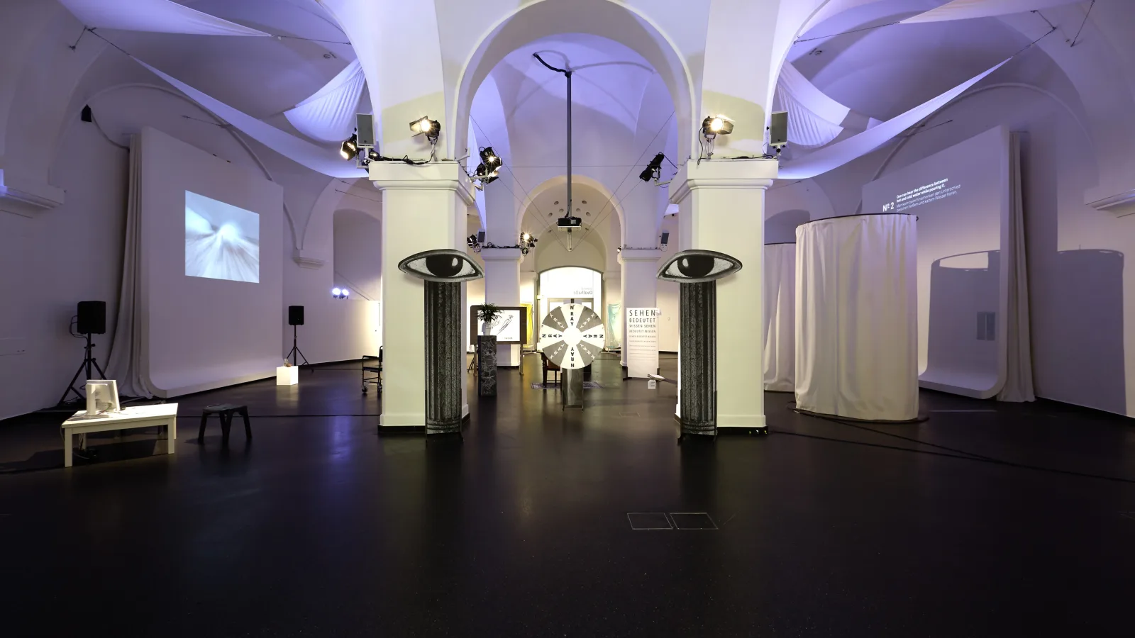 „Experimentator – Blondlots Alptraum“ von Anita Peretti, „Crucial Experiments“, Vienna Art Week 2013, Foto: Peter Kainz