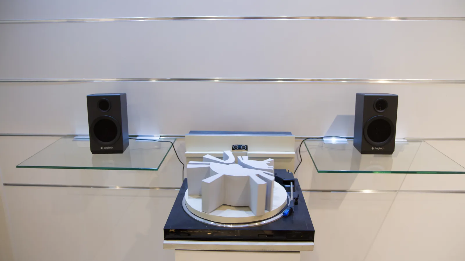 „[dis]placement – Information through Sound“, Maria Panina: „Record“, 2016. Foto: Nemanja Popadic
