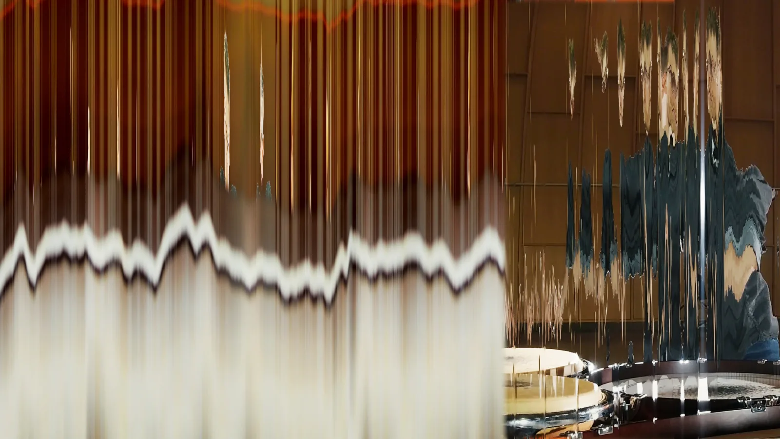 Mikrokonzert: Yannis Xenakis: „Rebons B für fünf Wood-blocks und fünf Felle“, Philharmonisches Staatsorchester Hamburg, Dirigent: Kent Nagano, Visualisierung: Virgil Widrich