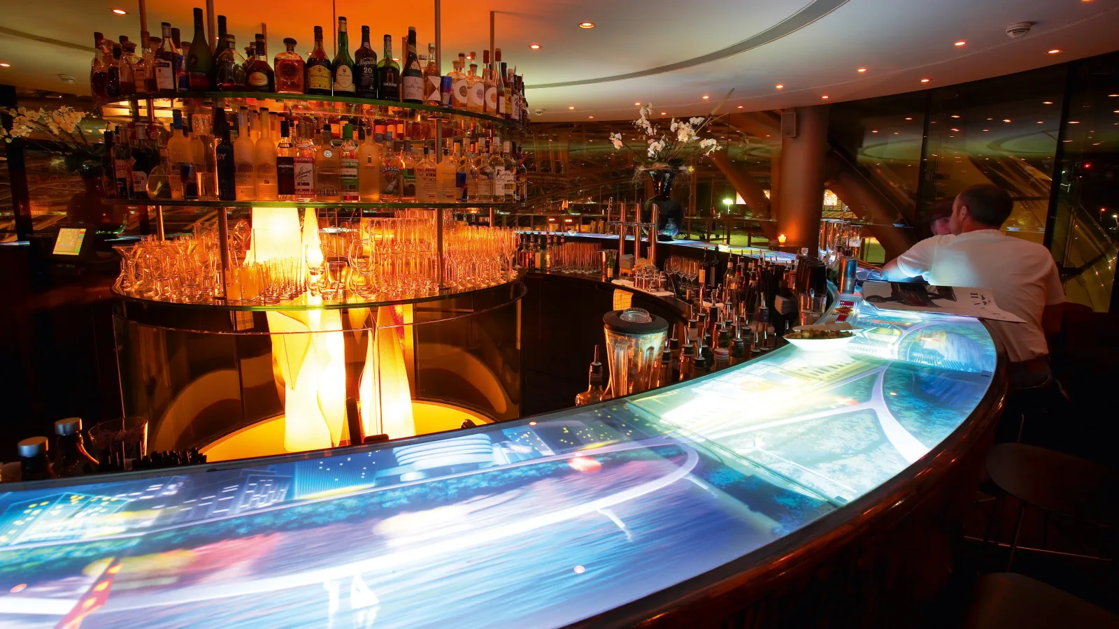 “Mayday Bar” at Hangar-7, photo: Helge Kirchberger/Red Bull Hangar-7
