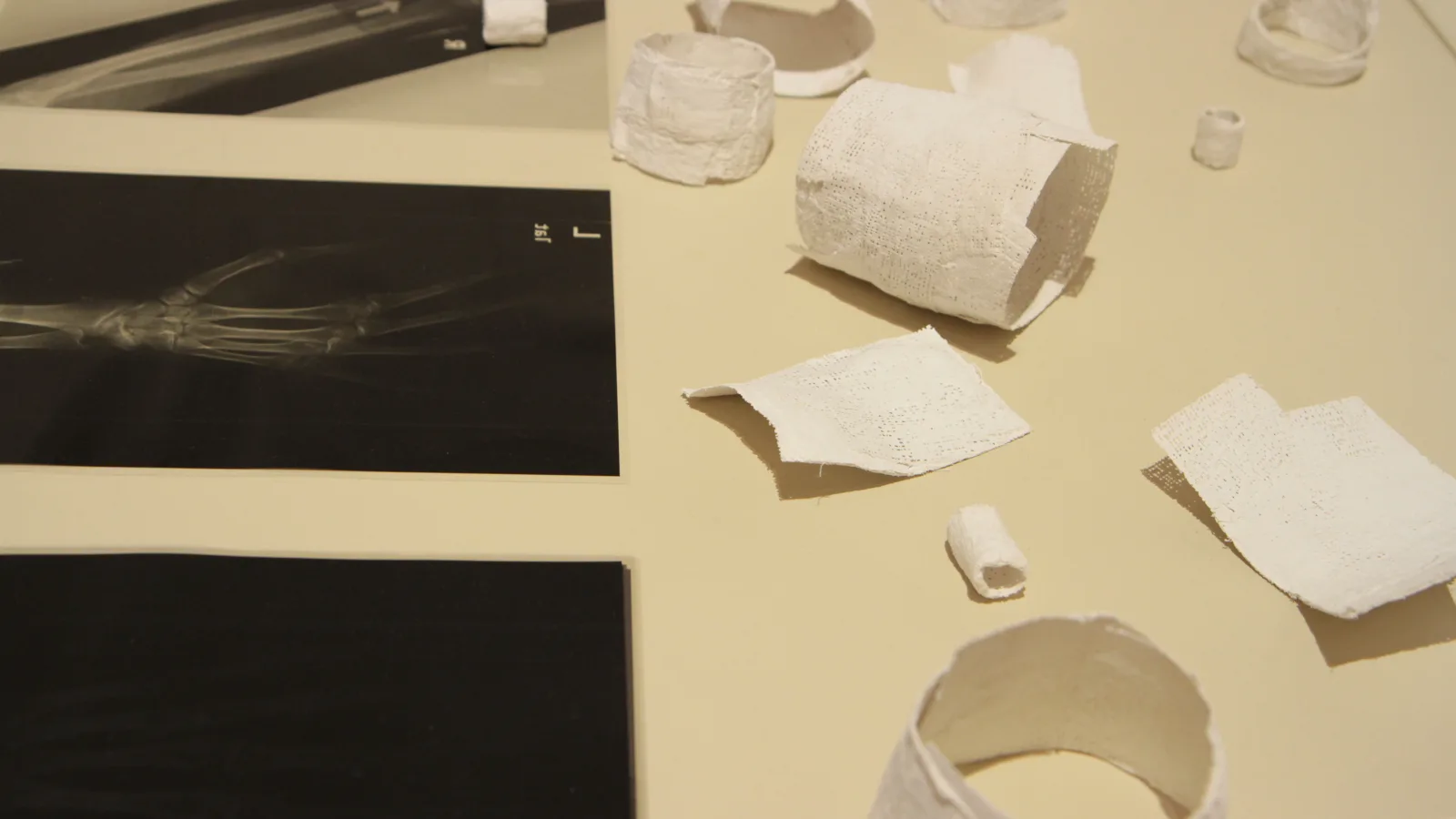„Essence14“, Anita Peretti: „Artefakte“, 2014. Foto: Solmaz Farhang
