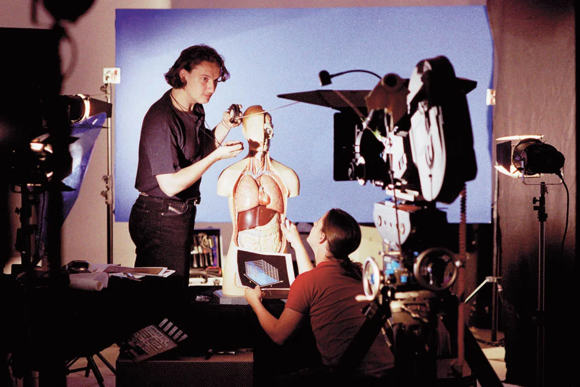Dreharbeiten „tx-transform“ Demonstration, Erwin Meisel und Sigrid Markl bei Synchrofilm Wien, 1998.