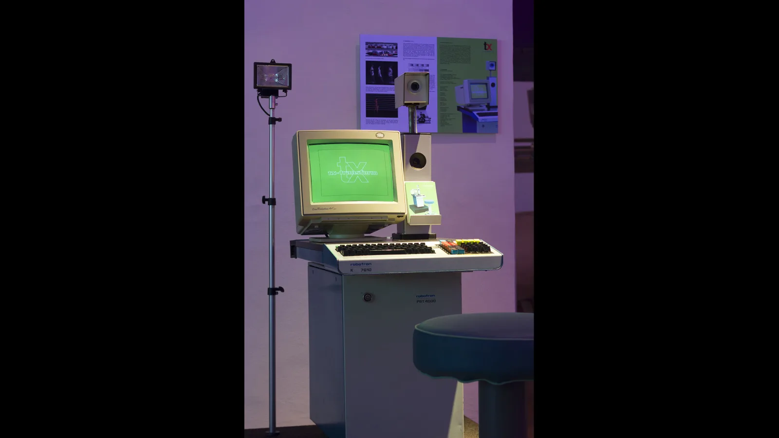 „tx-transformator von Martin Reinhart und Virgil Widrich in der Ausstellung „Ästhetik der Veränderung“ im MAK, 2017