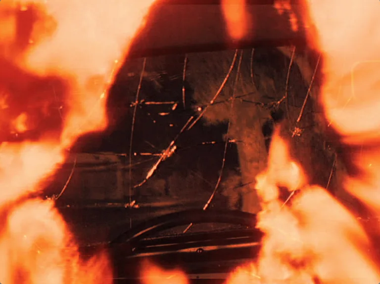 Standbild aus dem Film „warning triangle“, 2011