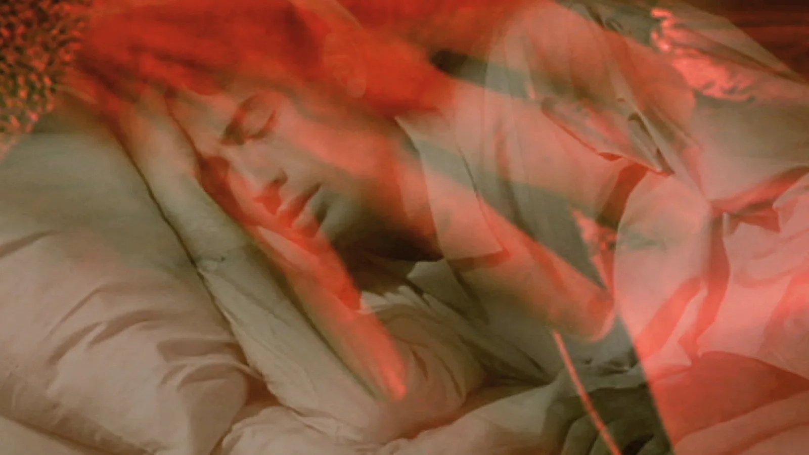 Standbild aus dem Film „warning triangle“, 2011